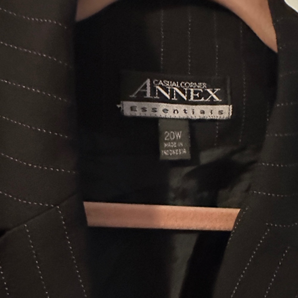 Essentials Dark Pinstripe Women’s Blazer 20W
